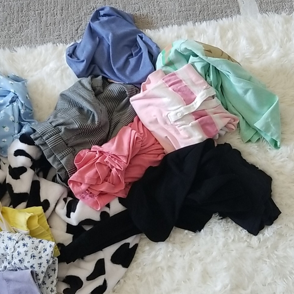 Large bundle of girls clothes - Picture 4 of 4